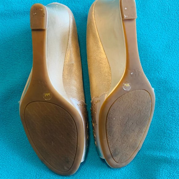 Alex Marie Gold Wedges - Picture 3 of 5